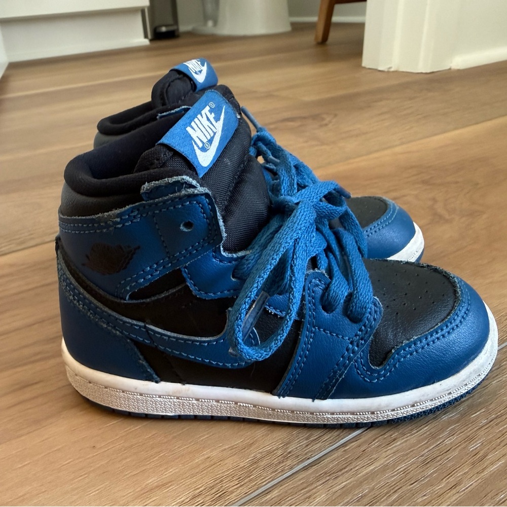 Nike Jordan high top blue/black 8C